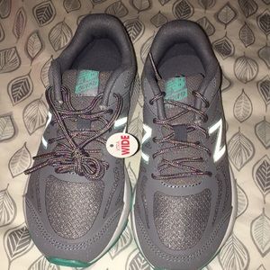 New Balance Little Kids Running Shoes Size 1XW NWT